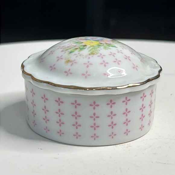 Vintage Floral Porcelain Trinket Box With Lid - Japan - Picture 1 of 6